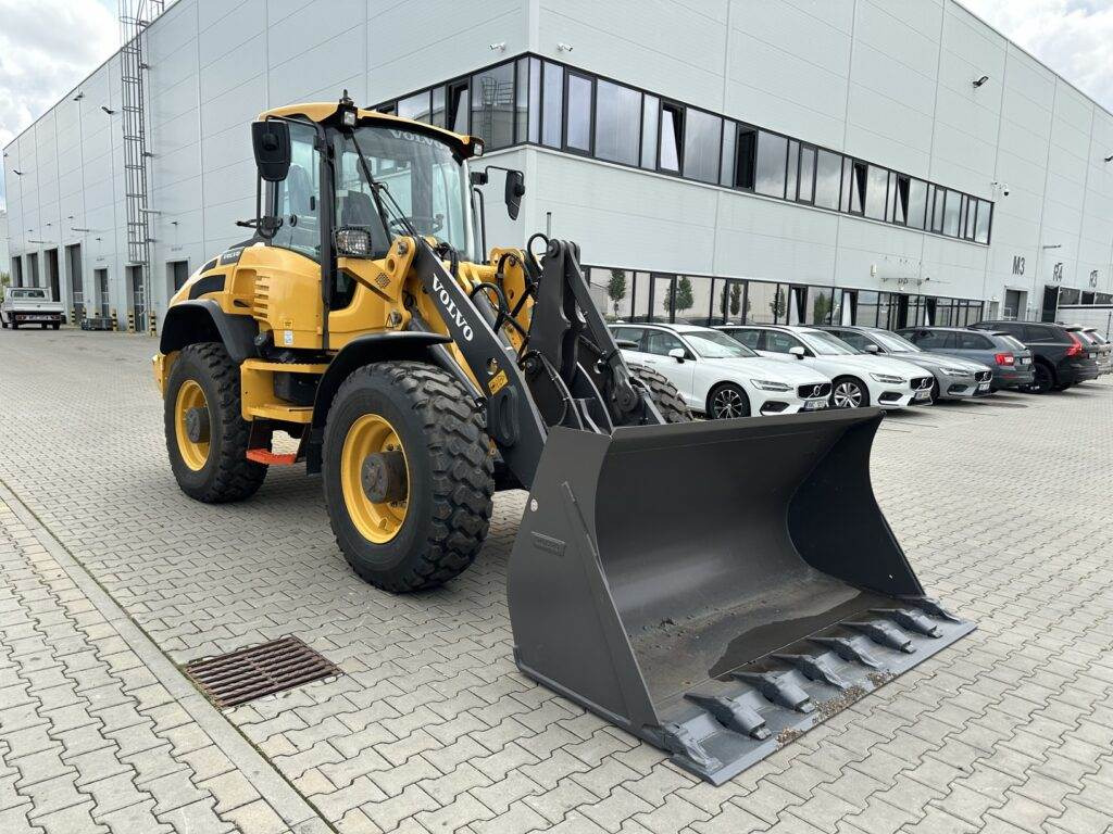 Volvo L45HS - Pala gommata: foto 1 Volvo L45HS - Pala gommata: foto 1