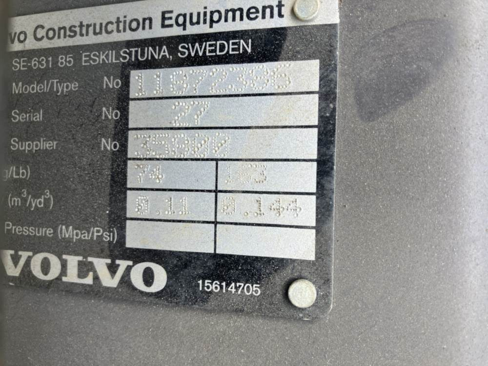 Volvo Tieflöffel mit Zähnen - Festanbau - Terna: foto 4 Volvo Tieflöffel mit Zähnen - Festanbau - Terna: foto 4