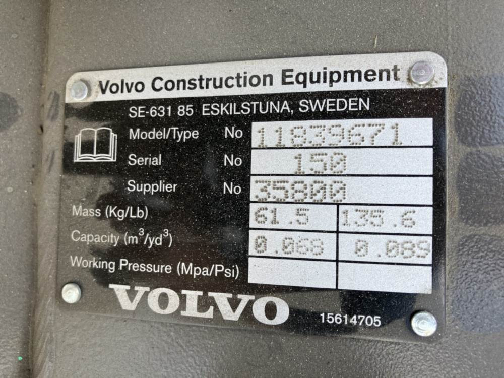 Volvo Tieflöffel mit Zähnen - Festanbau - Terna: foto 4 Volvo Tieflöffel mit Zähnen - Festanbau - Terna: foto 4