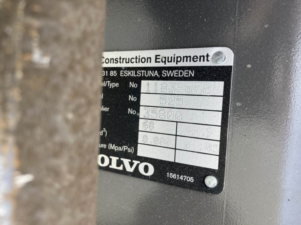 Volvo Tieflöffel mit Zähnen - Festanbau - Terna: foto 3 Volvo Tieflöffel mit Zähnen - Festanbau - Terna: foto 3