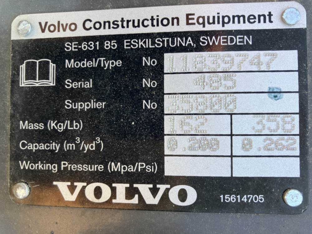 Volvo Tieflöffel mit Zähnen - Festanbau - Terna: foto 4 Volvo Tieflöffel mit Zähnen - Festanbau - Terna: foto 4