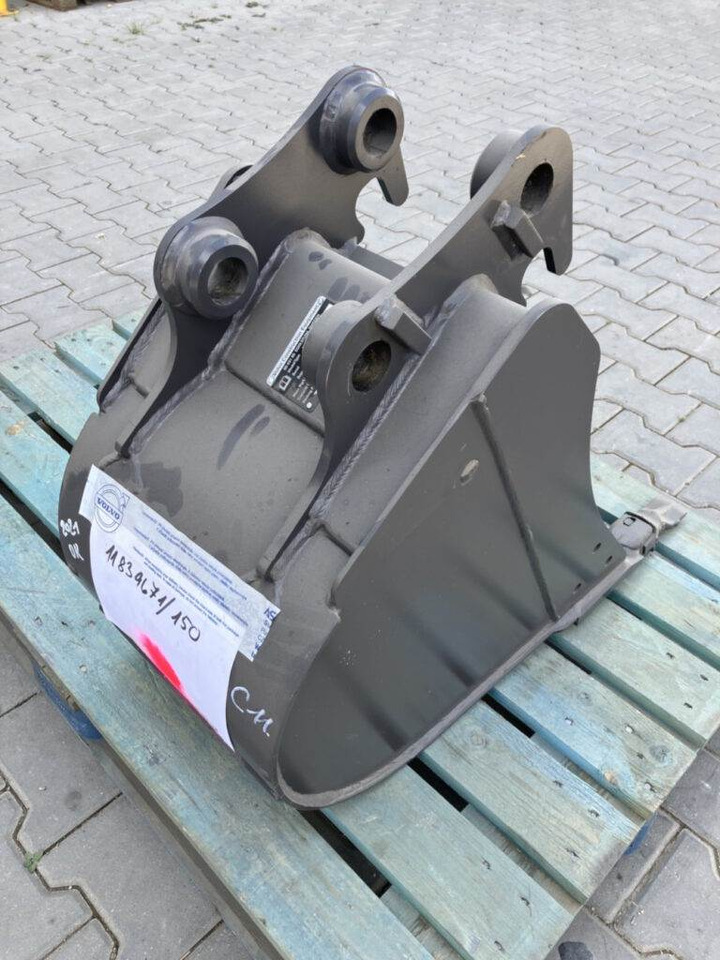 Volvo Tieflöffel mit Zähnen - Festanbau - Terna: foto 2 Volvo Tieflöffel mit Zähnen - Festanbau - Terna: foto 2