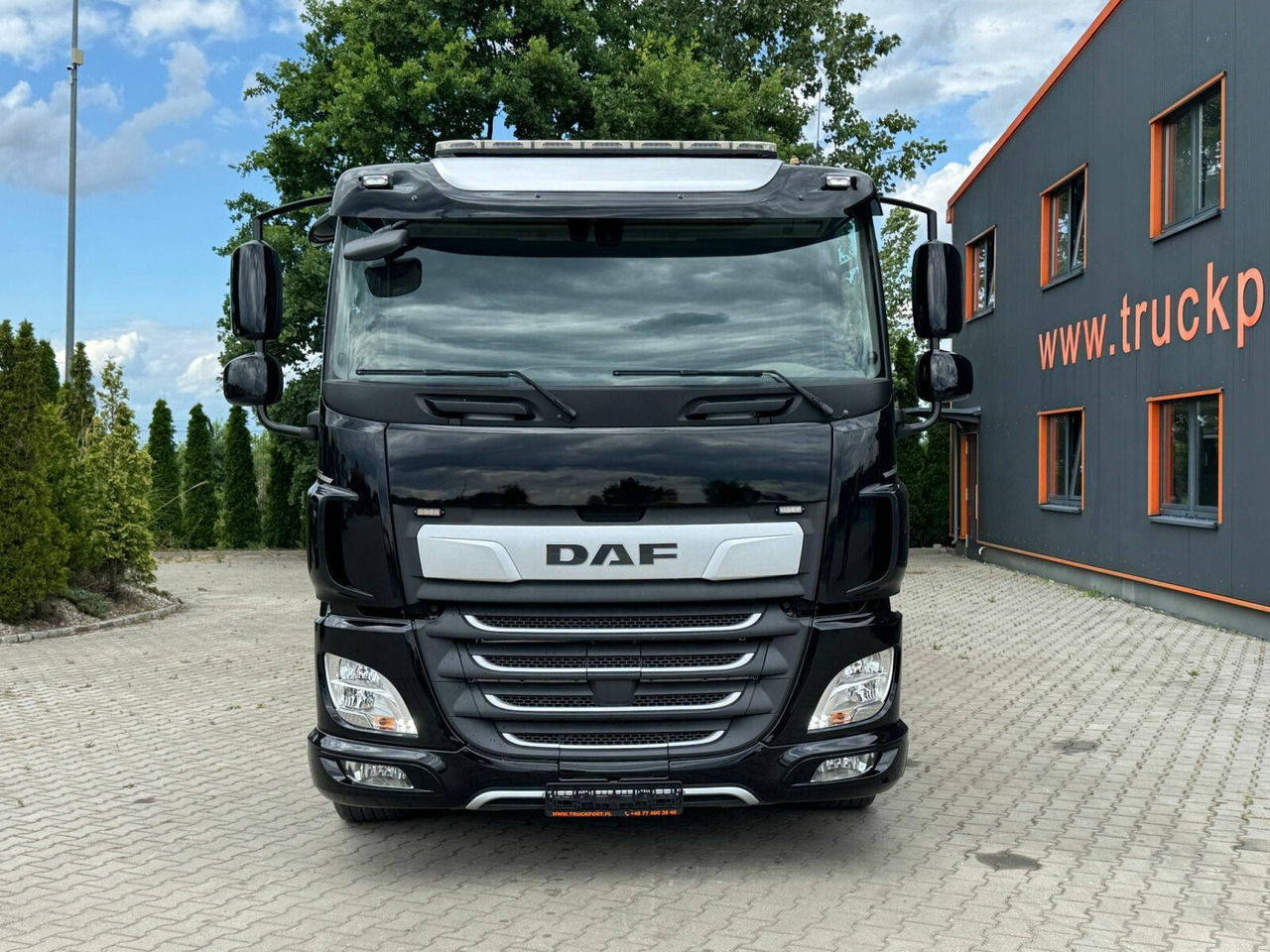 DAF CF 450 FAN 6x2 Pritsche mit Kran HIAB 188 E-6 - Camion con gru: foto 3 DAF CF 450 FAN 6x2 Pritsche mit Kran HIAB 188 E-6 - Camion con gru: foto 3