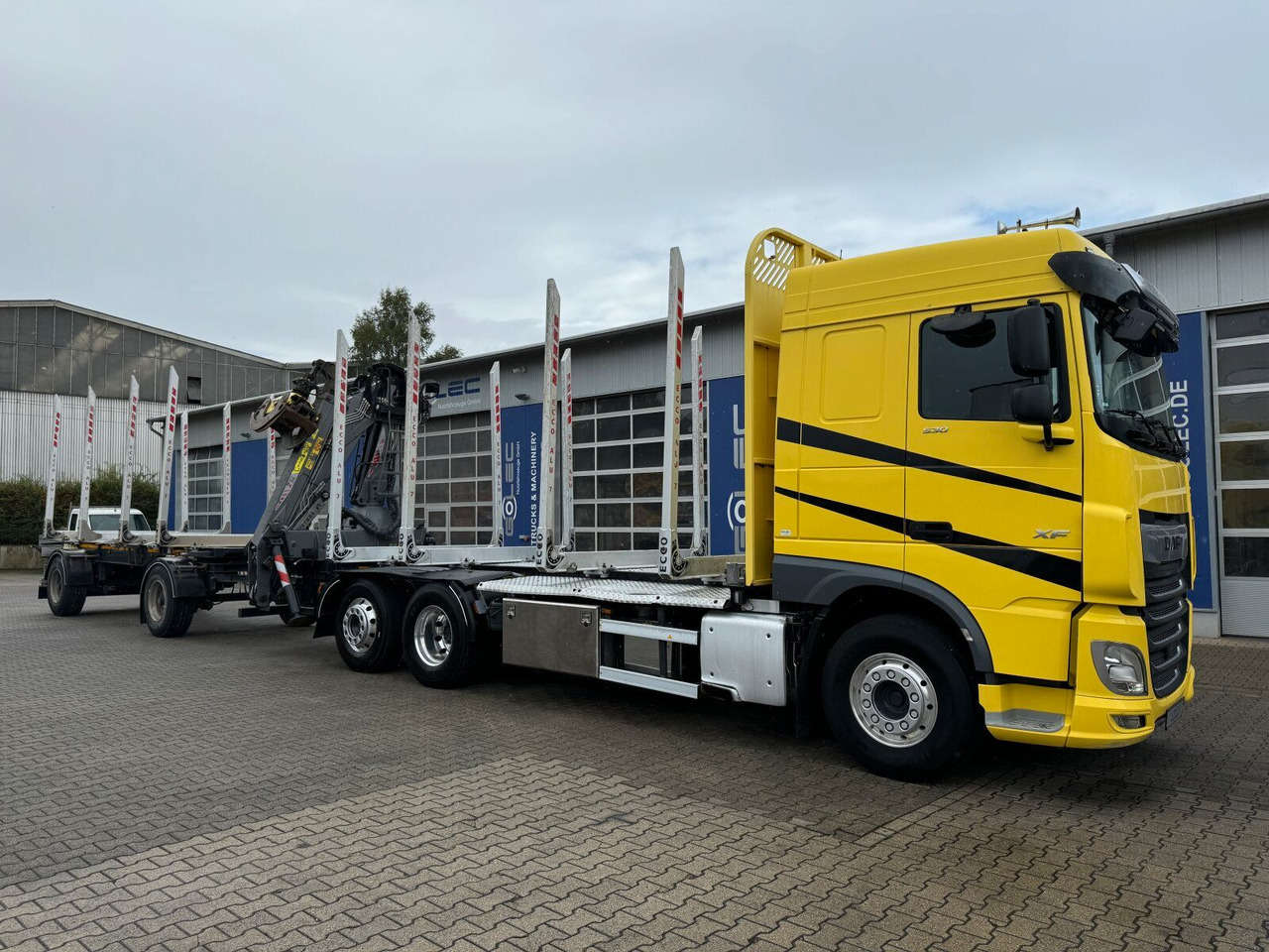 DAF XF 530 6x2 Holztransport Kran PENZ 15Z9.50 *Anh. - Camion trasporto legname, Camion con gru: foto 2 DAF XF 530 6x2 Holztransport Kran PENZ 15Z9.50 *Anh. - Camion trasporto legname, Camion con gru: foto 2