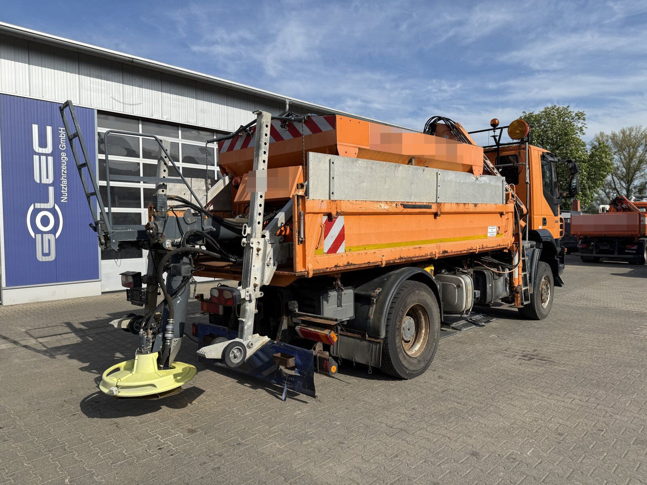 Iveco TRAKKER Kipper Kran TEREX 85.2 Salzstreuer - Camion con gru: foto 3 Iveco TRAKKER Kipper Kran TEREX 85.2 Salzstreuer - Camion con gru: foto 3