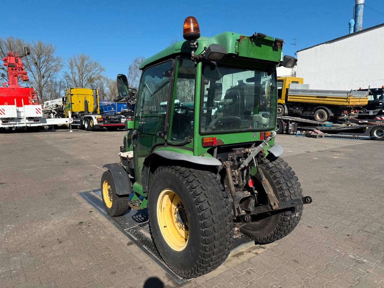 John Deere 3520 Kommunaltrak. Frontkraftheber Kuppeldreieck - Trattore: foto 5 John Deere 3520 Kommunaltrak. Frontkraftheber Kuppeldreieck - Trattore: foto 5