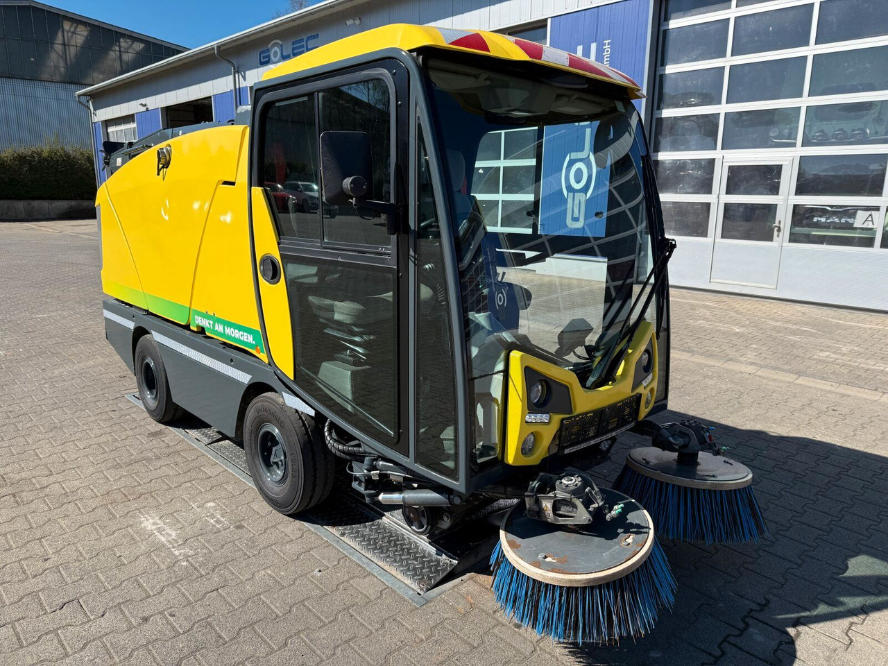 Johnston C202 Kleinkehrmaschine 2 M³ - 6.000 h - Spazzatrice stradale: foto 1 Johnston C202 Kleinkehrmaschine 2 M³ - 6.000 h - Spazzatrice stradale: foto 1