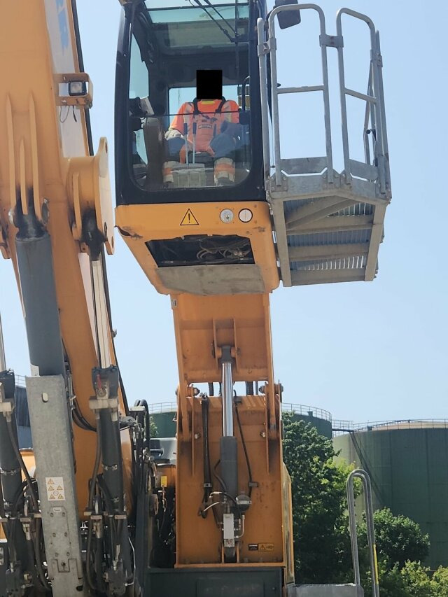 Escavatore cingolato Liebherr LH40C Litronic Industry Long reach 43 Ton: foto 8