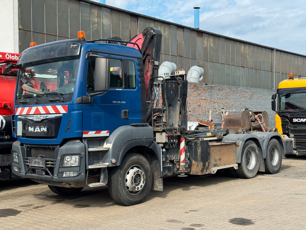 MAN TGS 28.480 6x4 Abrollkipper Kran Greifer 4,63 T - Autocarro scarrabile, Camion con gru: foto 1 MAN TGS 28.480 6x4 Abrollkipper Kran Greifer 4,63 T - Autocarro scarrabile, Camion con gru: foto 1