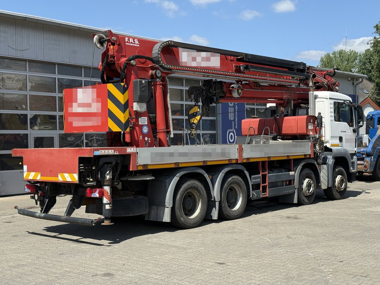 MAN TGS 35.360 8X4 BB Dachdecker Kran bis 52 m - Camion con gru: foto 3 MAN TGS 35.360 8X4 BB Dachdecker Kran bis 52 m - Camion con gru: foto 3