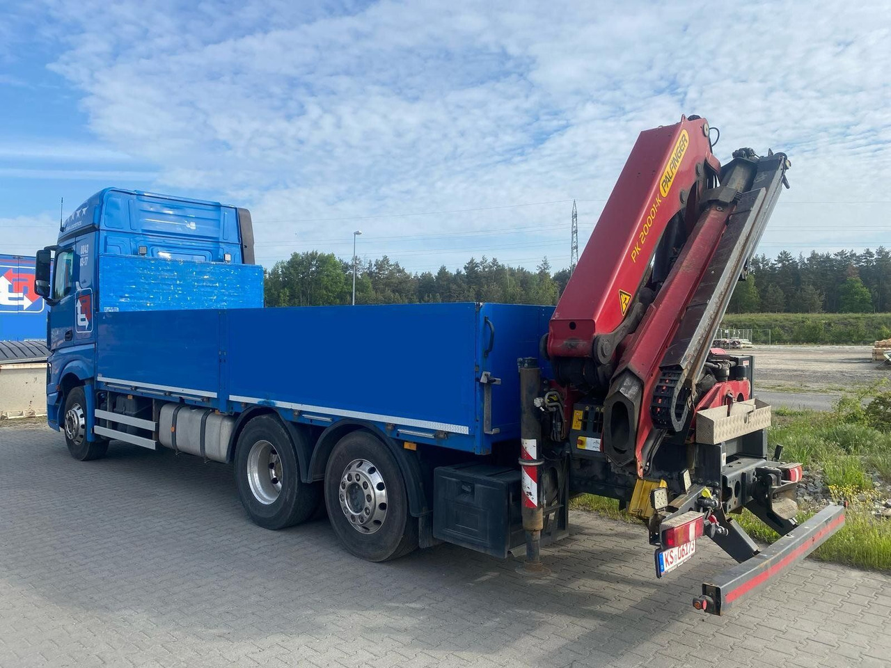 Mercedes-Benz ACTROS 2545 6x2 Pritsch Kran Palfinger PK20001 - Autocarro con pianale/ Cassone fisso, Camion con gru: foto 2 Mercedes-Benz ACTROS 2545 6x2 Pritsch Kran Palfinger PK20001 - Autocarro con pianale/ Cassone fisso, Camion con gru: foto 2