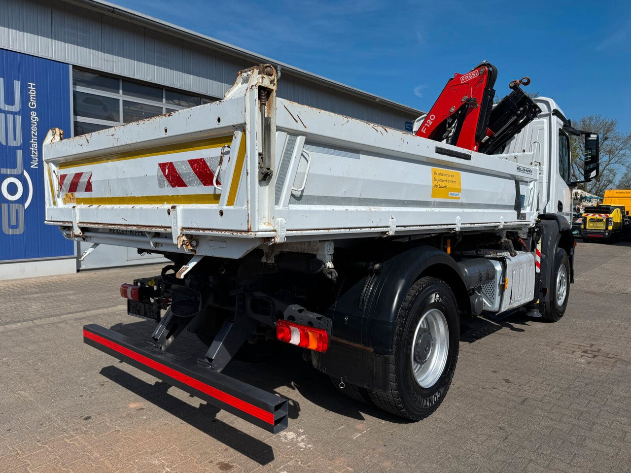 Mercedes-Benz AROCS 1832 4x2 Euro 6 Kipper Kran FASSI F120FB - Camion con gru: foto 4 Mercedes-Benz AROCS 1832 4x2 Euro 6 Kipper Kran FASSI F120FB - Camion con gru: foto 4