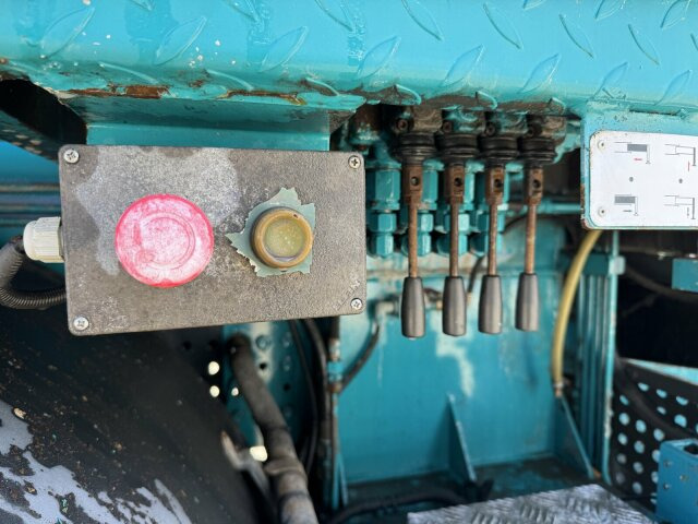 Pompa autocarrata Mercedes-Benz AROCS 2844 6x4 Euro 6 Betonpumpe SERMAC 5Z33: foto 15 Pompa autocarrata Mercedes-Benz AROCS 2844 6x4 Euro 6 Betonpumpe SERMAC 5Z33: foto 15