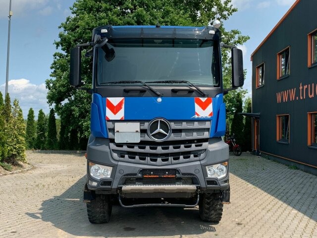 Mercedes-Benz AROCS 4145 8x8 EURO6 Muldenkipper TOP! - Autocarro ribaltabile: foto 3 Mercedes-Benz AROCS 4145 8x8 EURO6 Muldenkipper TOP! - Autocarro ribaltabile: foto 3
