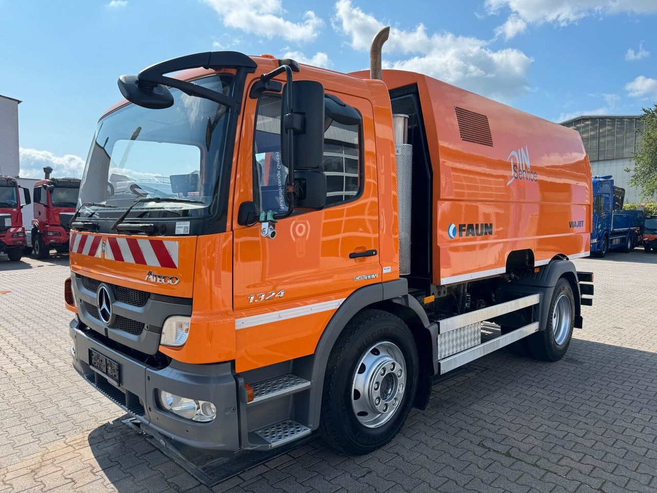 Mercedes-Benz ATEGO 1324 4x2 Kehrmaschine FAUN Viajet 6R/H - Spazzatrice stradale: foto 2 Mercedes-Benz ATEGO 1324 4x2 Kehrmaschine FAUN Viajet 6R/H - Spazzatrice stradale: foto 2