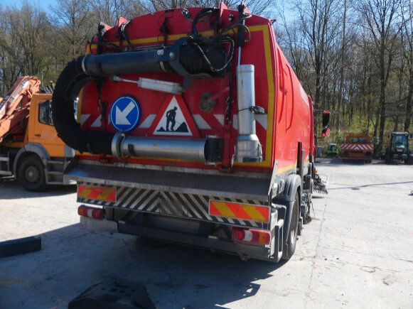 Mercedes-Benz Atego 1324 4x2 Kehrmaschine BROCK HD Anlage - Spazzatrice stradale: foto 5 Mercedes-Benz Atego 1324 4x2 Kehrmaschine BROCK HD Anlage - Spazzatrice stradale: foto 5