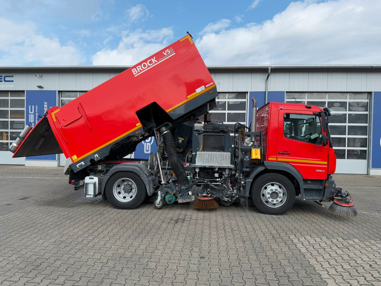 Mercedes-Benz Atego 1324 4x2 Kehrmaschine BROCK HD Anlage - Spazzatrice stradale: foto 4 Mercedes-Benz Atego 1324 4x2 Kehrmaschine BROCK HD Anlage - Spazzatrice stradale: foto 4
