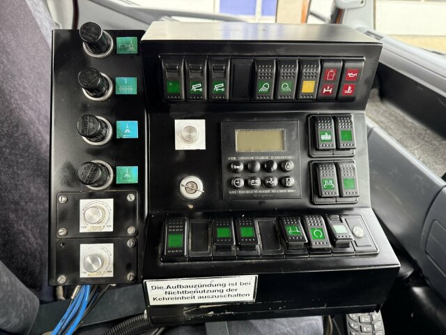 Mitsubishi Canter FUSO Kehrmaschine BROCK SL140 4 m³ - Spazzatrice stradale: foto 5 Mitsubishi Canter FUSO Kehrmaschine BROCK SL140 4 m³ - Spazzatrice stradale: foto 5