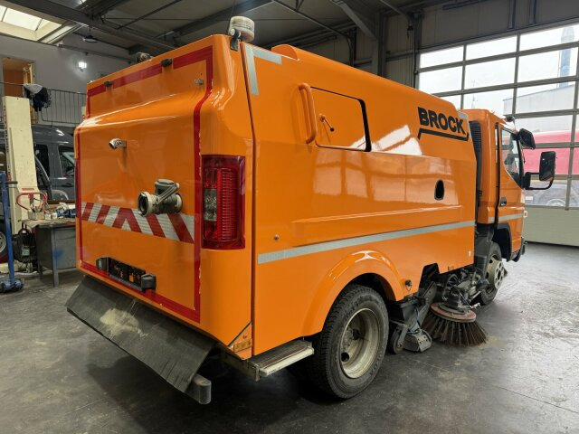 Mitsubishi Canter FUSO Kehrmaschine BROCK SL140 4 m³ - Spazzatrice stradale: foto 4 Mitsubishi Canter FUSO Kehrmaschine BROCK SL140 4 m³ - Spazzatrice stradale: foto 4
