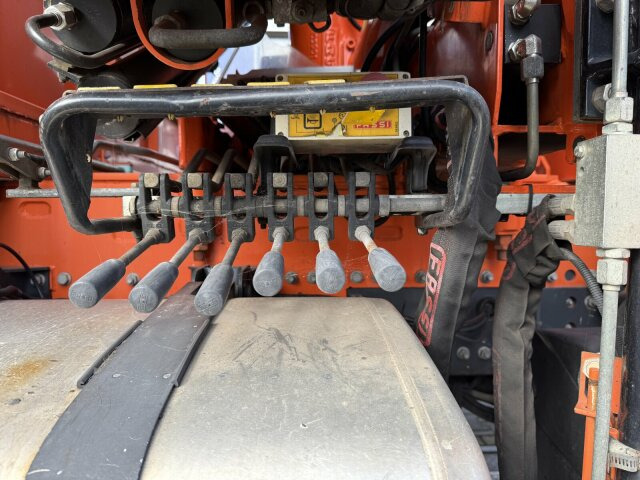 Renault Premium Lander Pritsche mit Kran FASSI - Camion con gru, Autocarro con pianale/ Cassone fisso: foto 4 Renault Premium Lander Pritsche mit Kran FASSI - Camion con gru, Autocarro con pianale/ Cassone fisso: foto 4