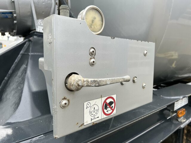 Schwing Stetter Betonmischer Auflieger 10 m³ - Semirimorchio betoniera: foto 4 Schwing Stetter Betonmischer Auflieger 10 m³ - Semirimorchio betoniera: foto 4