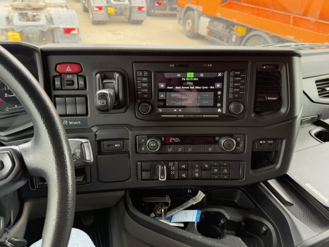 Scania G450 XT 4x4 Euro 6 SZM Kipphydraulik Blatt/ Luft - Trattore stradale: foto 3 Scania G450 XT 4x4 Euro 6 SZM Kipphydraulik Blatt/ Luft - Trattore stradale: foto 3