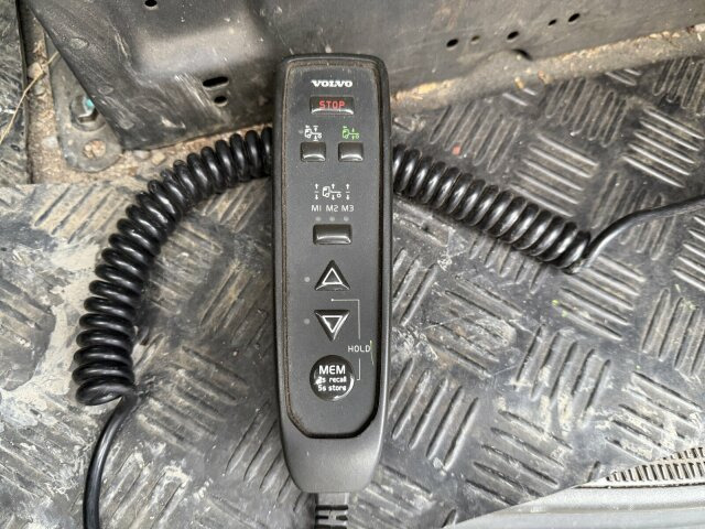 Volvo FH 510 8x4 Holztransporter Kran PENZ *Anhänger - Camion trasporto legname, Camion con gru: foto 4 Volvo FH 510 8x4 Holztransporter Kran PENZ *Anhänger - Camion trasporto legname, Camion con gru: foto 4