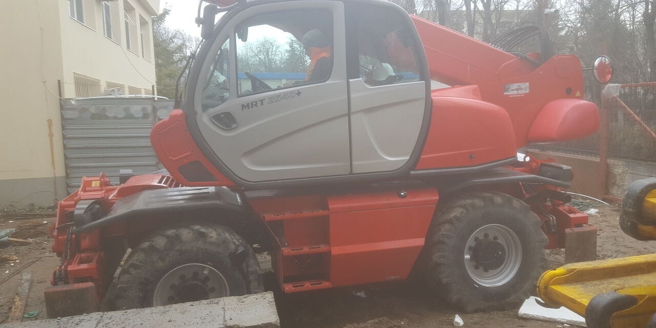 Sollevatore telescopico Manitou MRT2540+: foto 16
