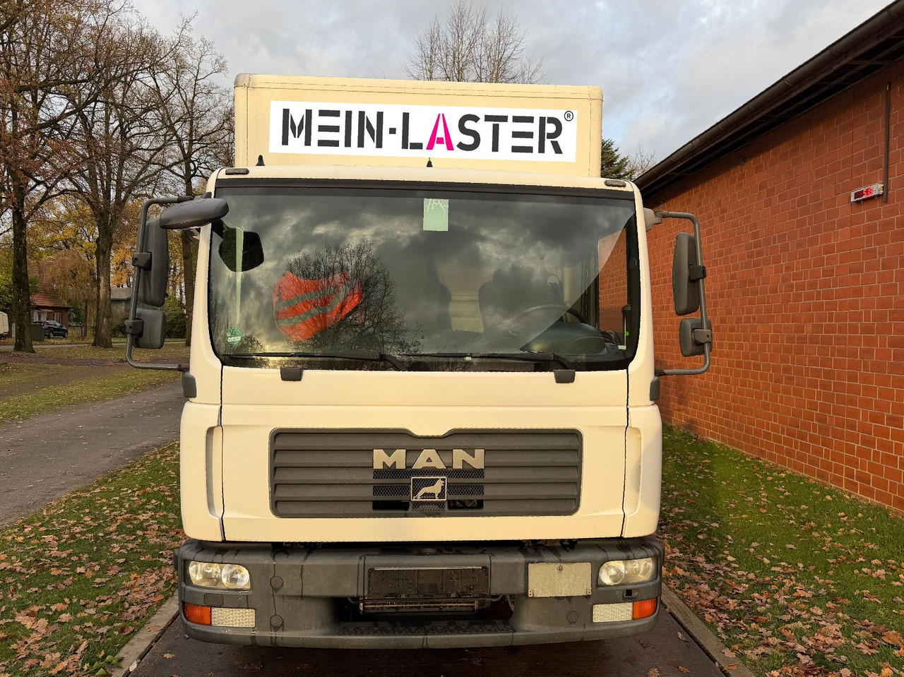 MAN TGL 8.180 Ladebordwand 3 Sitzer - Furgone box: foto 4 MAN TGL 8.180 Ladebordwand 3 Sitzer - Furgone box: foto 4