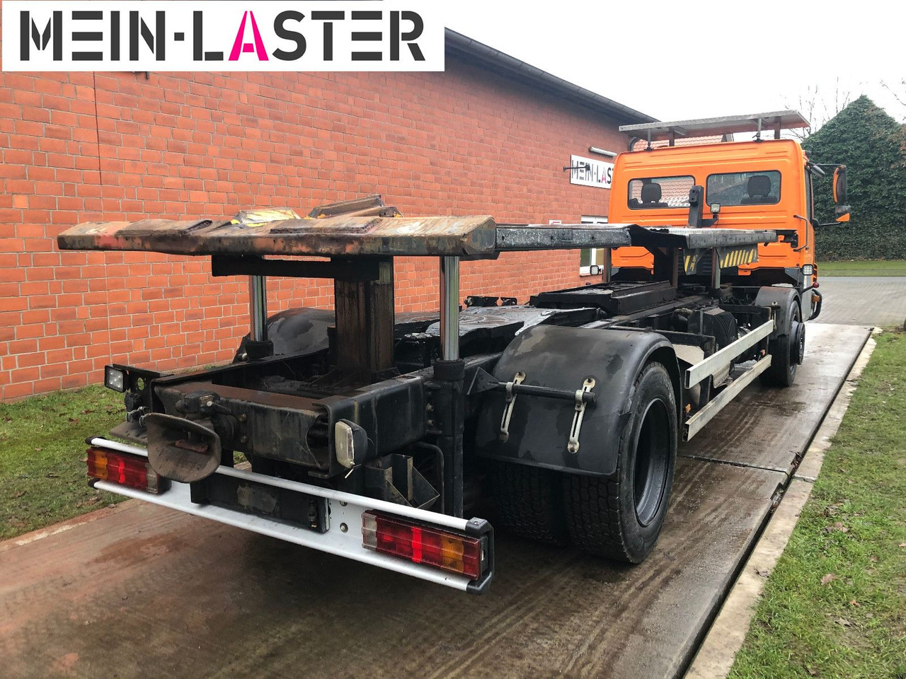 Mercedes-Benz Kamag Wiesel Umsetzter Sattelplatte - Autocarro portacontainer/ Caisse interchangeable: foto 3 Mercedes-Benz Kamag Wiesel Umsetzter Sattelplatte - Autocarro portacontainer/ Caisse interchangeable: foto 3