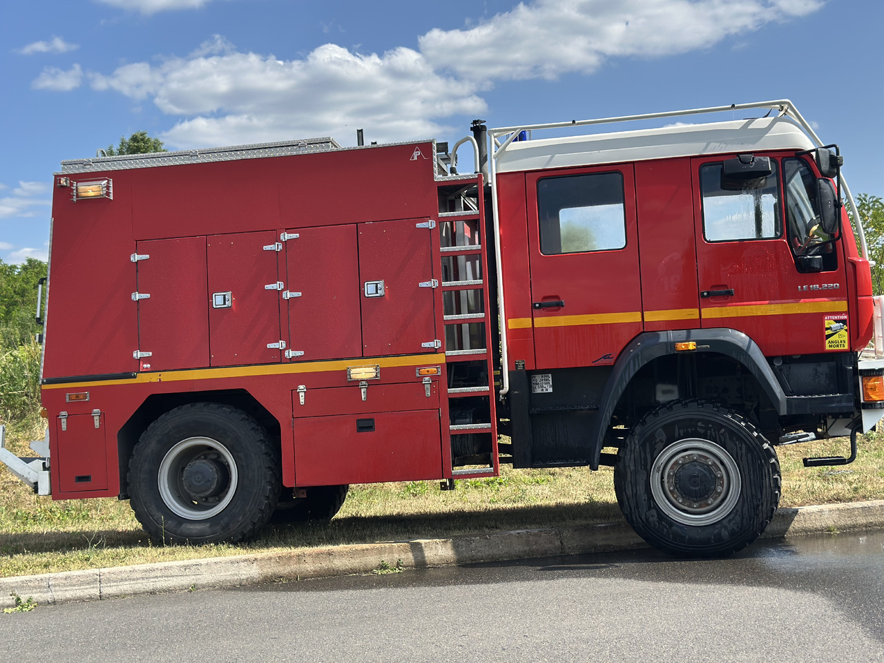 SHACMAN LE. 18-220 - Camion cisterna: foto 5 SHACMAN LE. 18-220 - Camion cisterna: foto 5