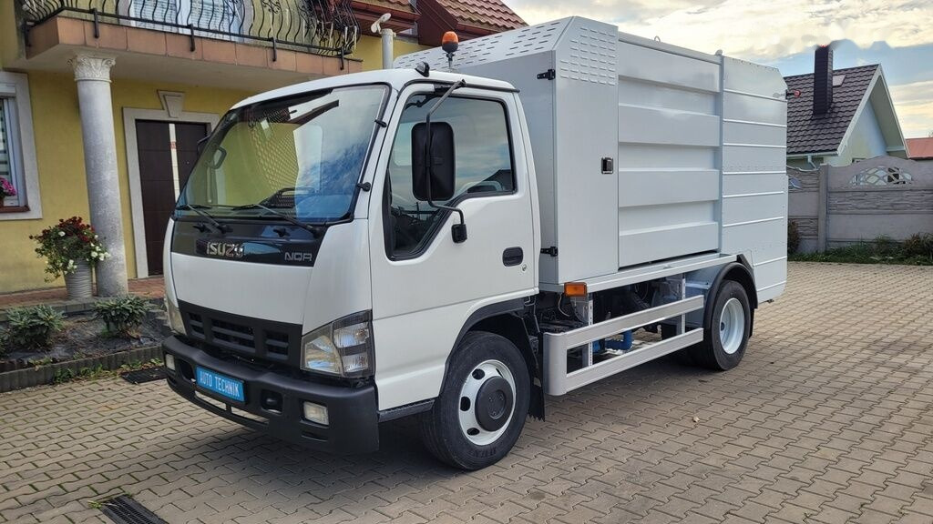Isuzu NQR75 Container washer laveuse lavacassonetti myjka - Camion immondizia: foto 4 Isuzu NQR75 Container washer laveuse lavacassonetti myjka - Camion immondizia: foto 4