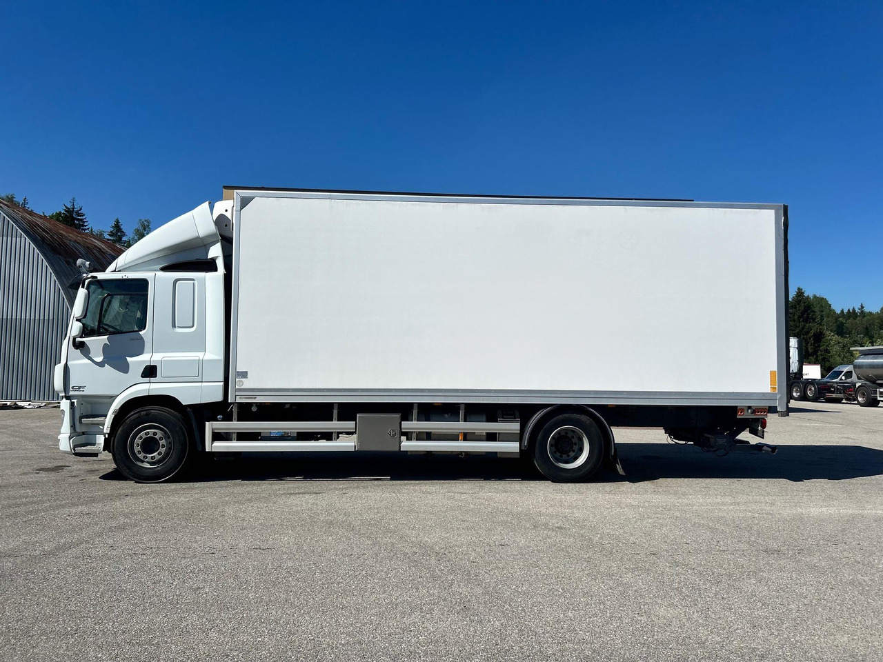 DAF CF330 - Autocarro frigorifero: foto 4 DAF CF330 - Autocarro frigorifero: foto 4
