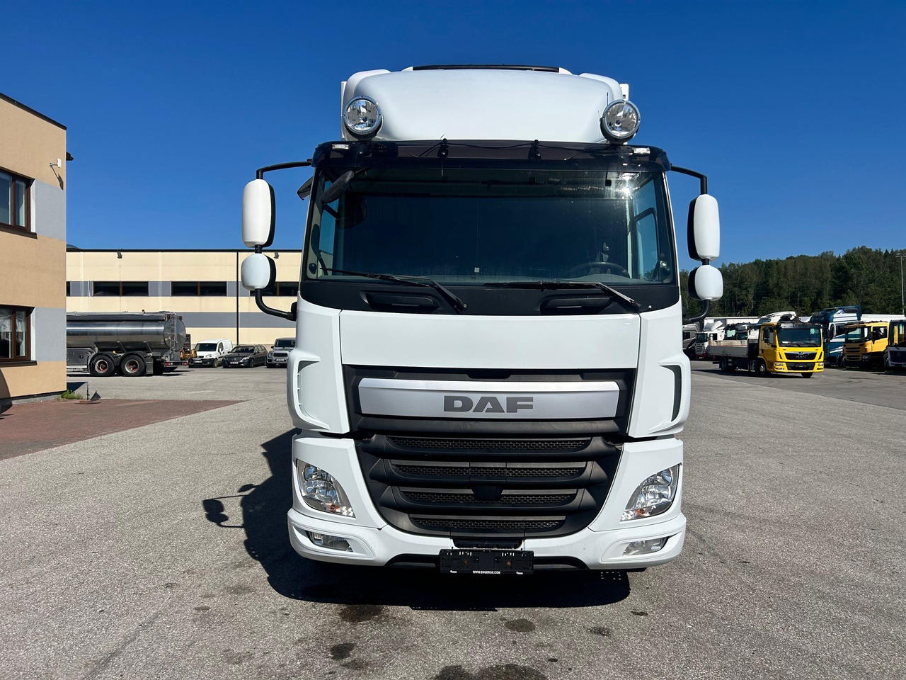 DAF CF330 - Autocarro frigorifero: foto 2 DAF CF330 - Autocarro frigorifero: foto 2