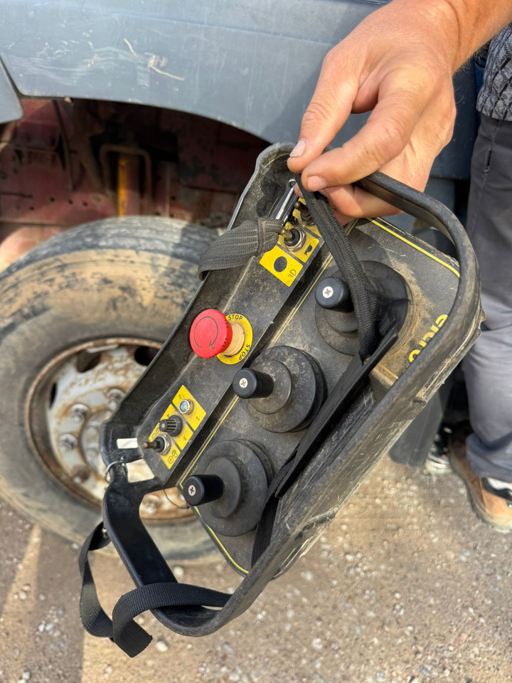 Autocarro con pianale/ Cassone fisso, Camion con gru MAN 26.403 6x4: foto 16