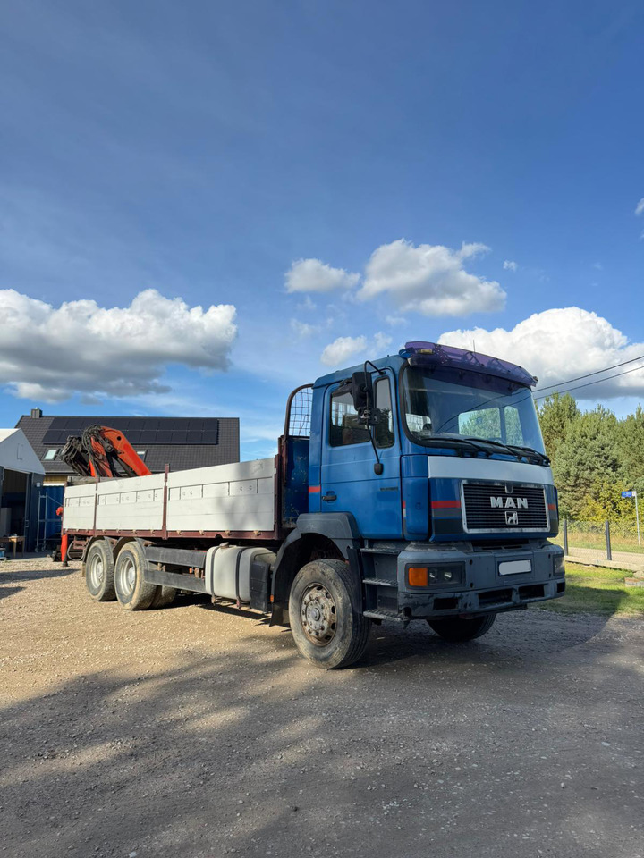 MAN 26.403 6x4 - Autocarro con pianale/ Cassone fisso, Camion con gru: foto 1 MAN 26.403 6x4 - Autocarro con pianale/ Cassone fisso, Camion con gru: foto 1