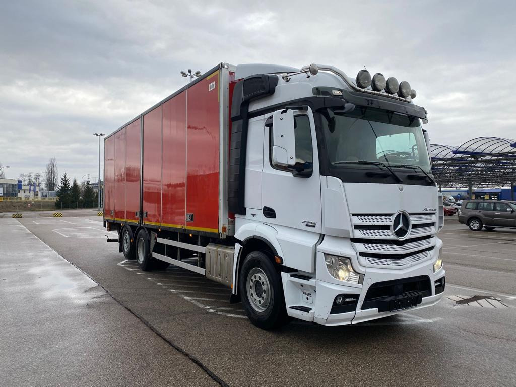 MERCEDES-BENZ ACTROS 2542 - Autocarro furgonato: foto 1 MERCEDES-BENZ ACTROS 2542 - Autocarro furgonato: foto 1