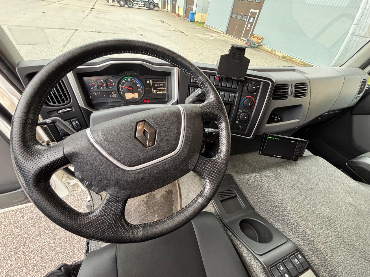 Autocarro furgonato RENAULT D WIDE 320: foto 14