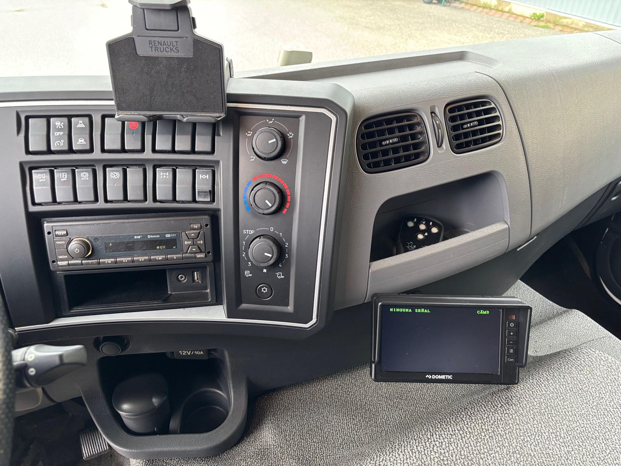 Autocarro furgonato RENAULT D WIDE 320: foto 16