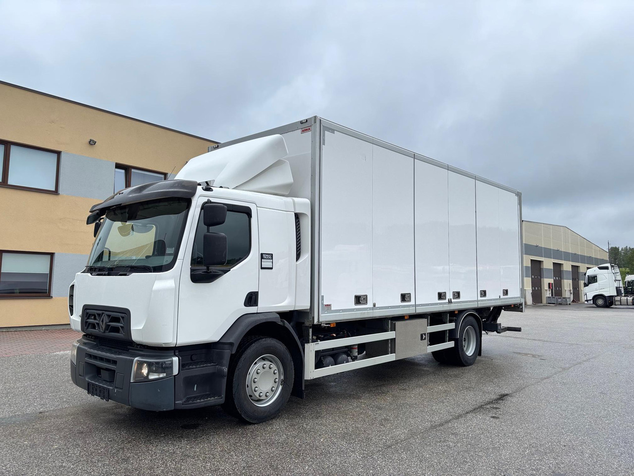 RENAULT D WIDE 320 - Autocarro furgonato: foto 3 RENAULT D WIDE 320 - Autocarro furgonato: foto 3