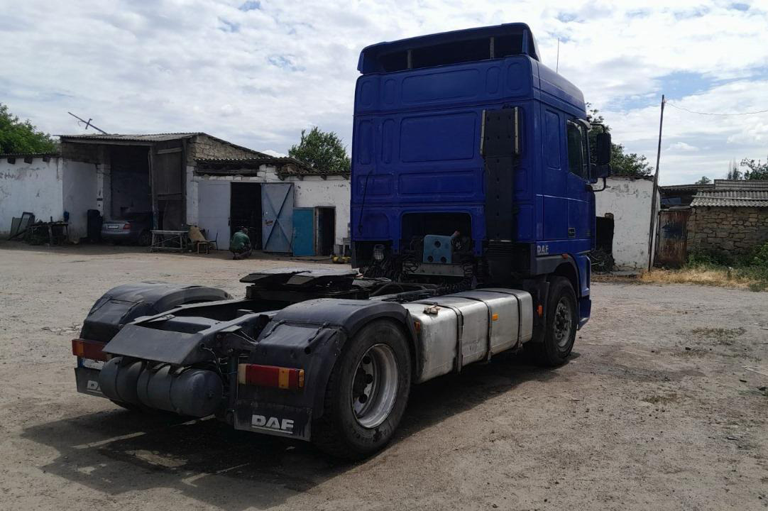 Trattore stradale DAF XF 95.380: foto 6