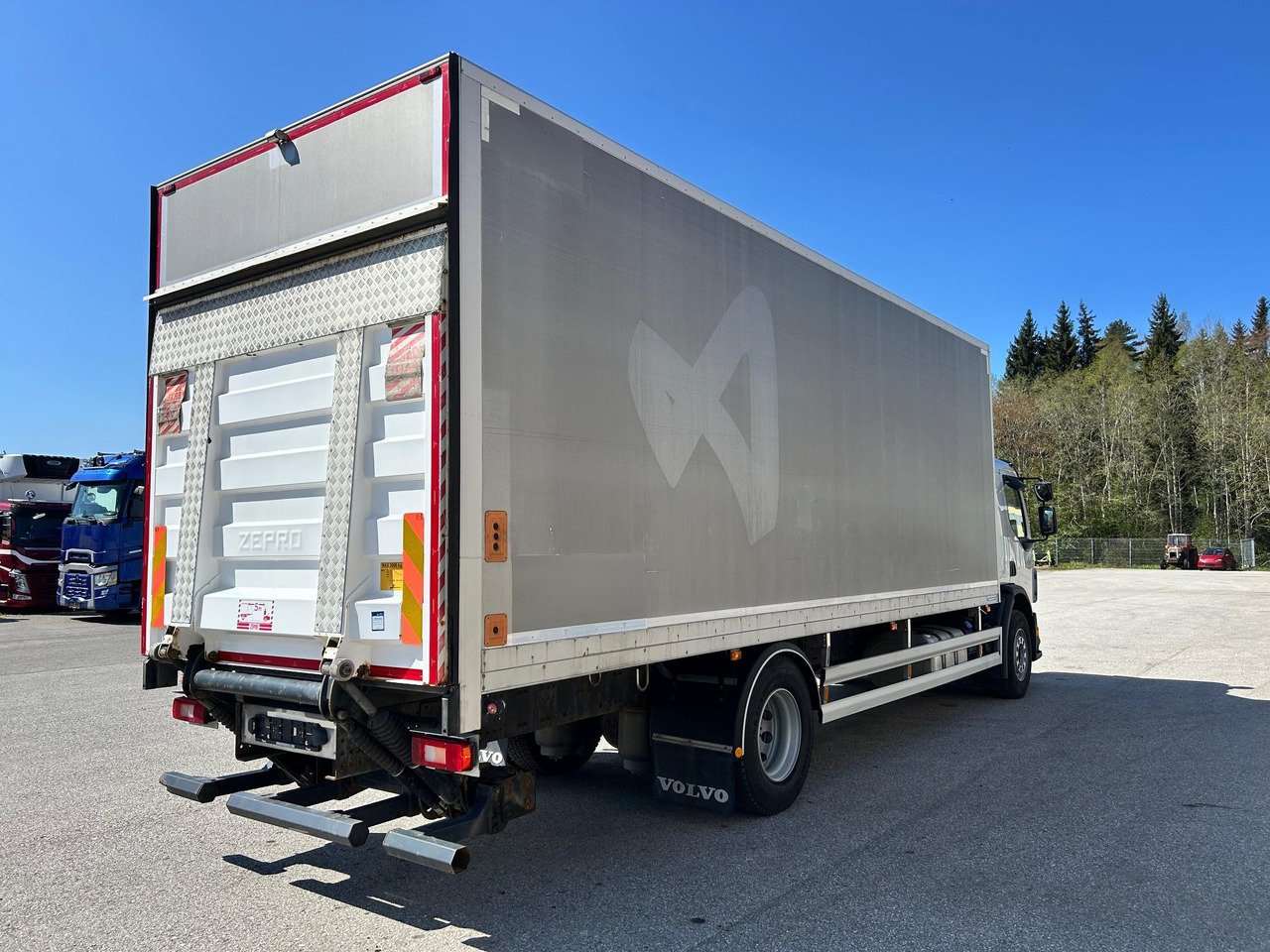 VOLVO FE260 - Autocarro furgonato: foto 5 VOLVO FE260 - Autocarro furgonato: foto 5