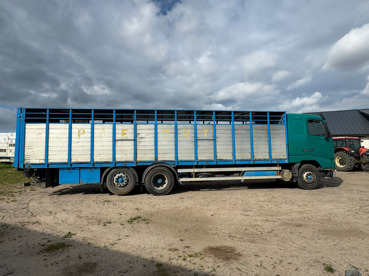 Autocarro con pianale/ Cassone fisso VOLVO FH12.420: foto 9