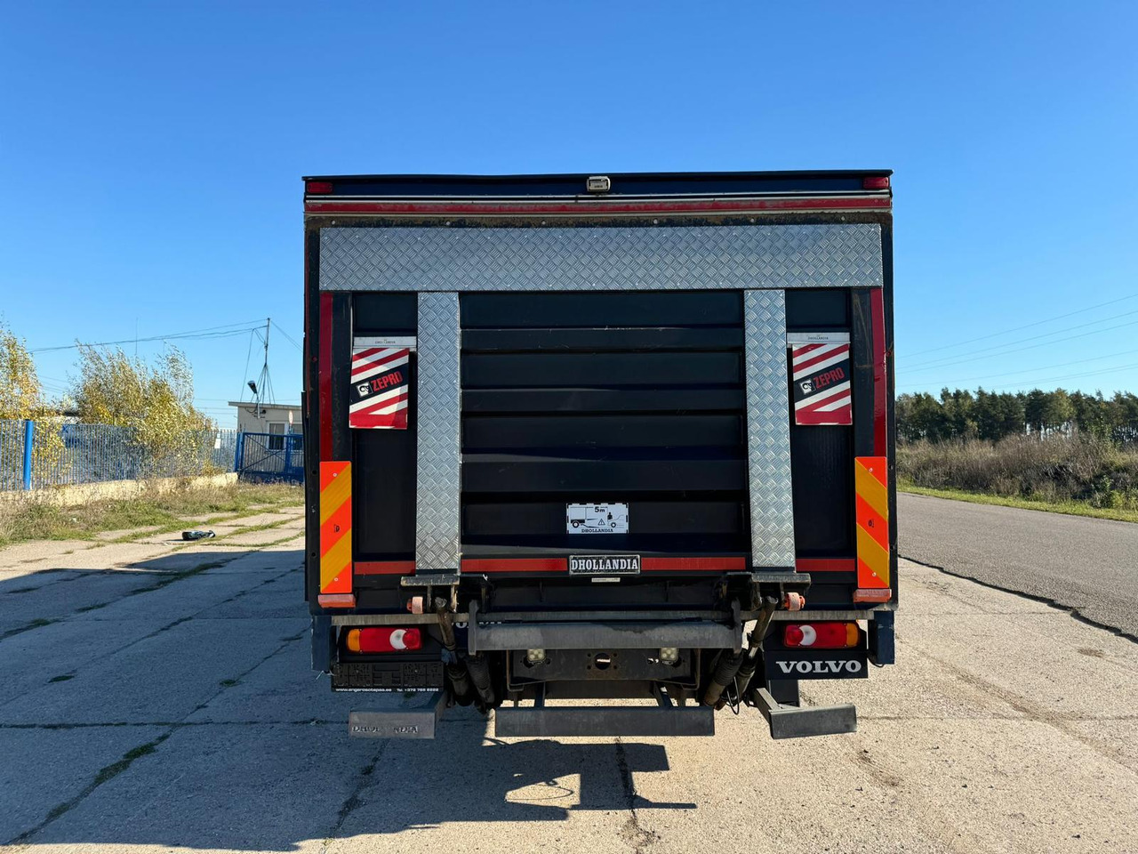 Autocarro furgonato VOLVO FL 240: foto 9
