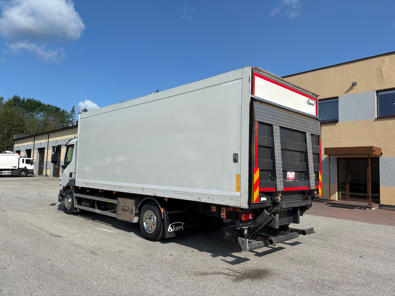 VOLVO FL240 - Autocarro frigorifero: foto 5 VOLVO FL240 - Autocarro frigorifero: foto 5