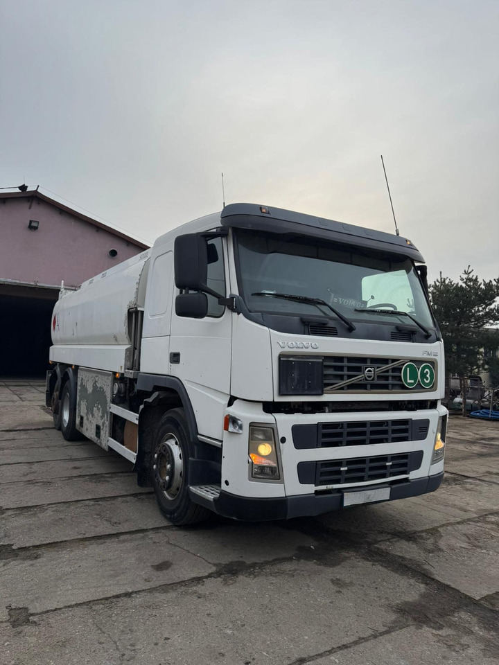 VOLVO FM12.380 - Camion cisterna: foto 1 VOLVO FM12.380 - Camion cisterna: foto 1