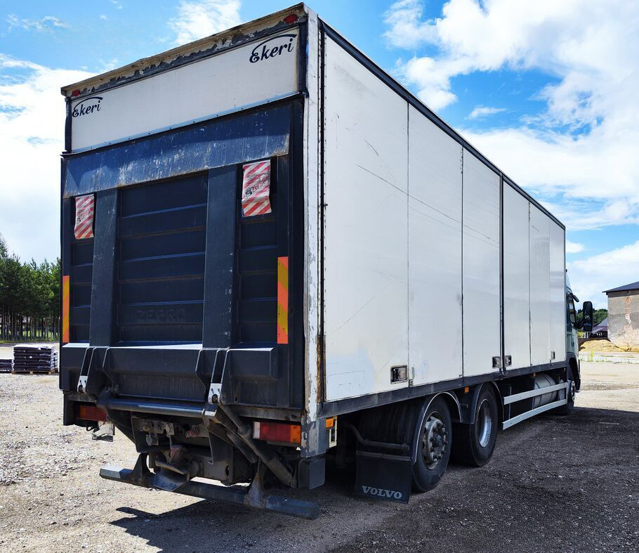VOLVO FM12 - Autocarro furgonato: foto 4 VOLVO FM12 - Autocarro furgonato: foto 4