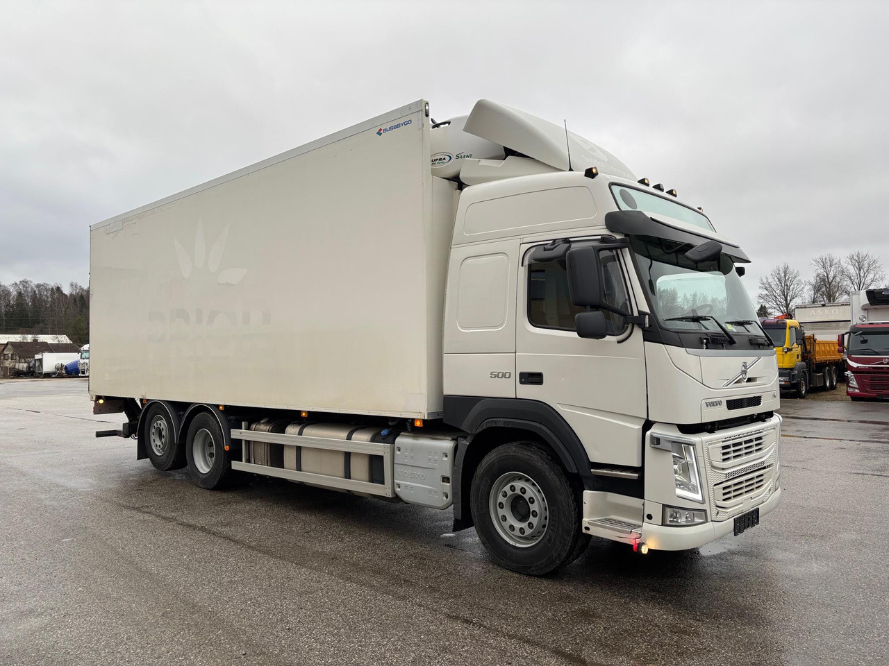VOLVO FM500 - Autocarro frigorifero: foto 1 VOLVO FM500 - Autocarro frigorifero: foto 1