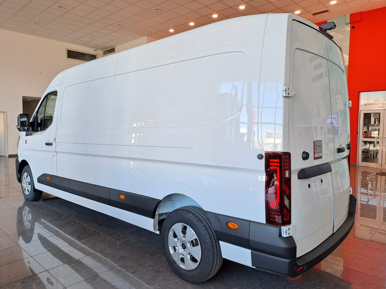 Renault Master L3H2 150 - NAV Klimaaut. Holzb. 270° - Furgone chiuso: foto 2 Renault Master L3H2 150 - NAV Klimaaut. Holzb. 270° - Furgone chiuso: foto 2