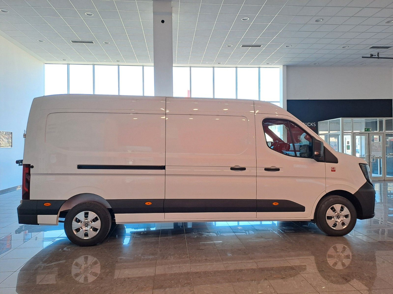 Renault Master L3H2 150 - NAV Klimaaut. Holzb. 270° - Furgone chiuso: foto 4 Renault Master L3H2 150 - NAV Klimaaut. Holzb. 270° - Furgone chiuso: foto 4